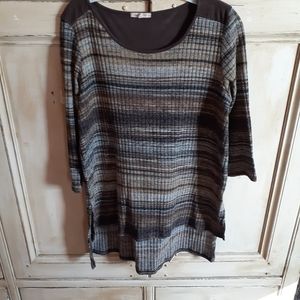 Ava James top kind of like a sweater high low